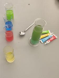 Experimente: Dichteexperimente mit Zuckerlösung