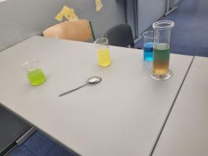 Experimente: Dichteexperimente mit Zuckerlösung